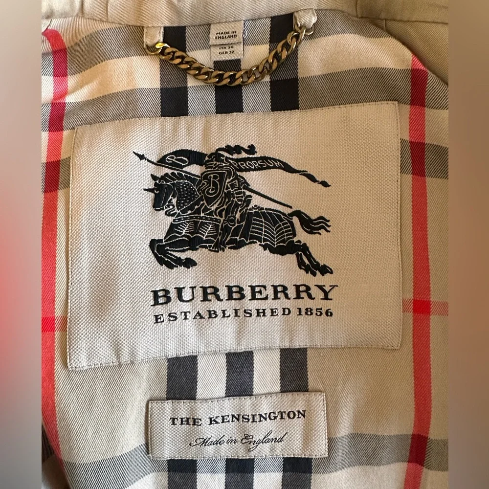 Burberry Beige Double-Breasted Trench Coat - Picture 5 of 12